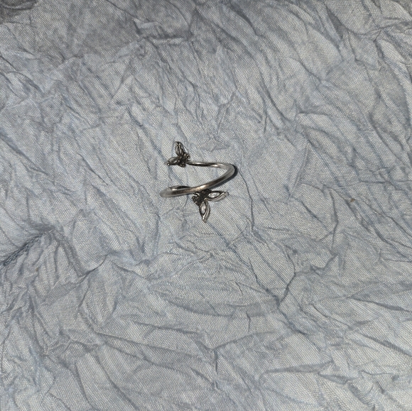 Elegant Silver Butterfly Ring Good Conditon Size 8 - Picture 6 of 7